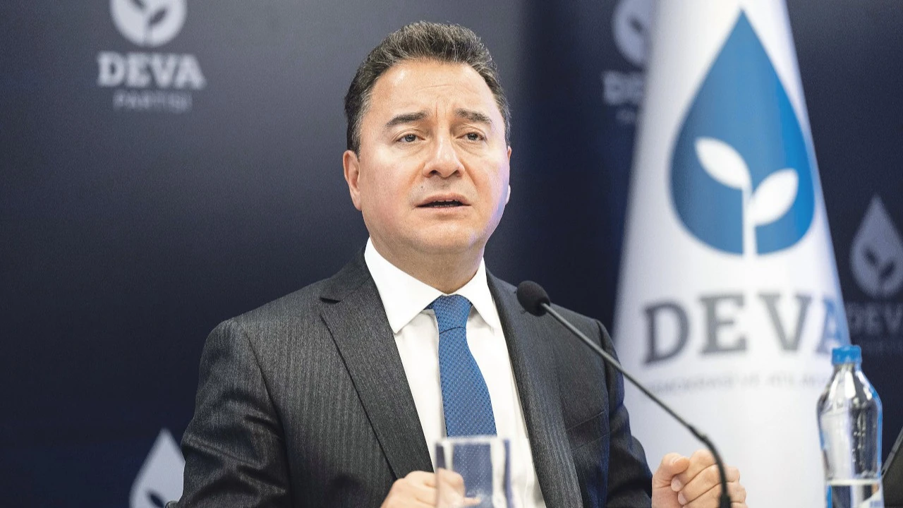 Babacan: Milyonlarca insanın toplu cezalandırılması insanlığa sığmaz