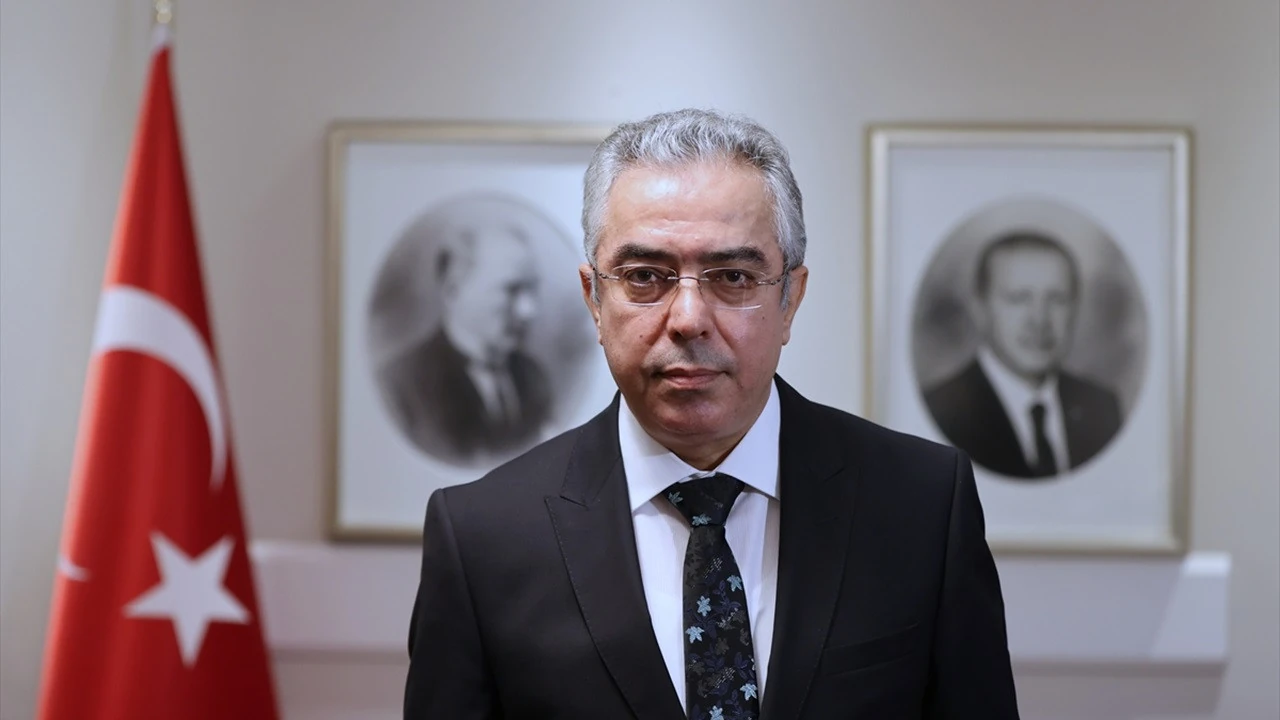 Cumhurbaşkanlığı yetkilisi yeni anayasayı anlattı: Halkın onayına gidilmeli