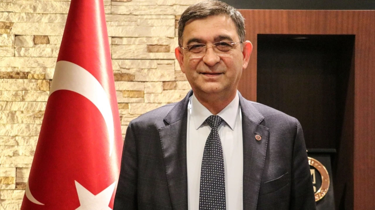 “Cumhuriyet bir armağandır, onun gururunu yaşayalım”