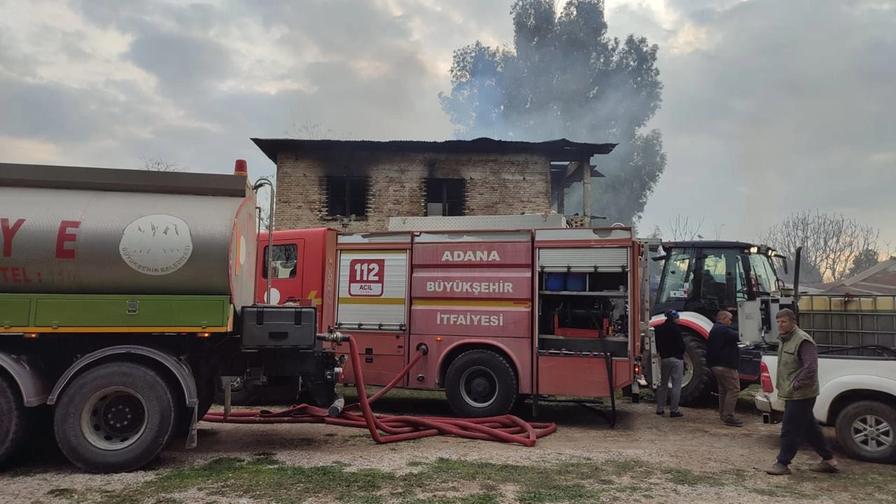 Evde yangın çıktı, anne ile iki çocuğu öldü