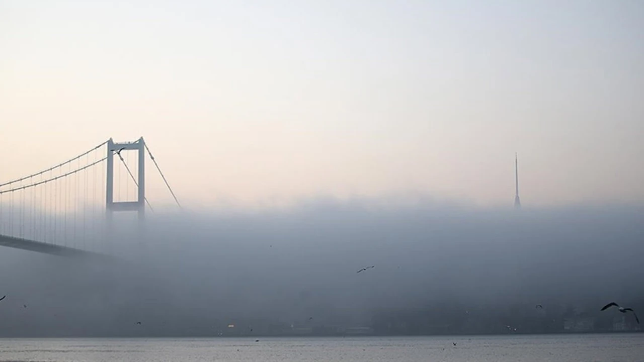 İstanbul Boğazı'nda gemi trafiği çift yönlü durduruldu