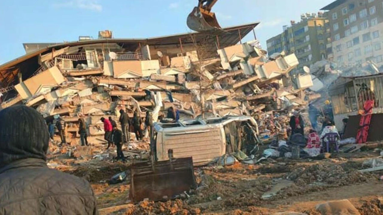 1400 kişiye mezar olan Ebrar Sitesi davası başladı