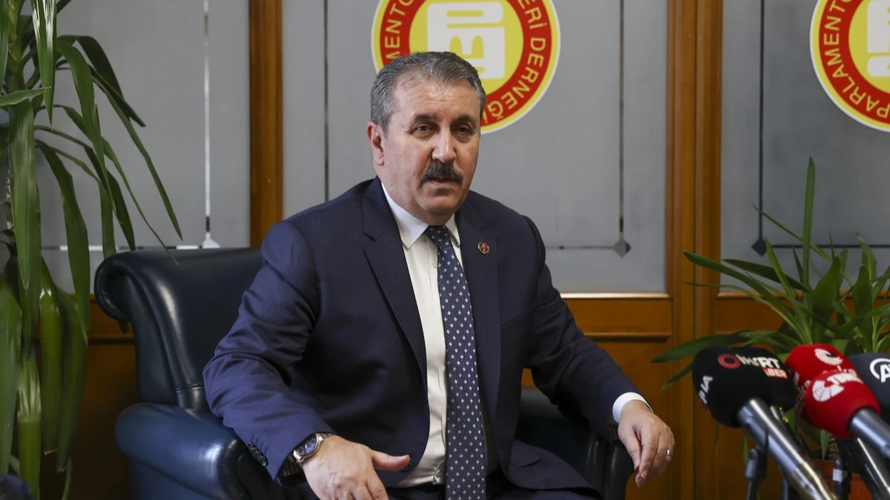 BBP lideri Destici'nin aracı kaza yaptı; durumu iyi