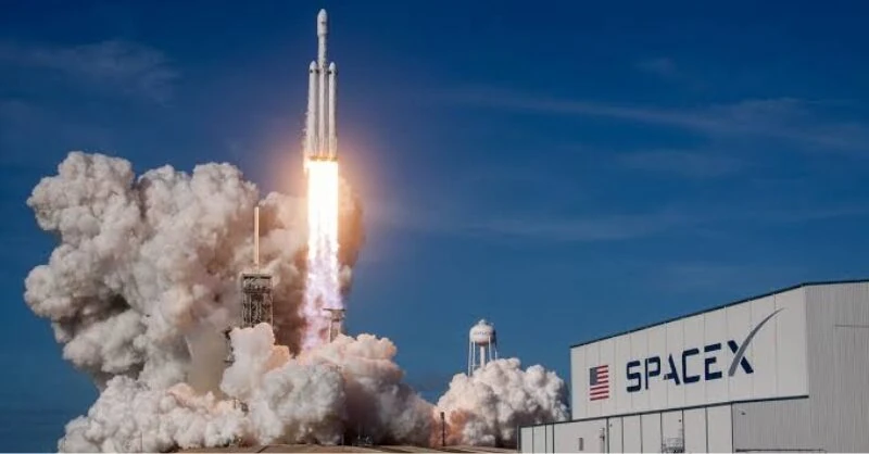 SpaceX, 350 milyar doları aşabilecek dev halka arz için bankaları seçti