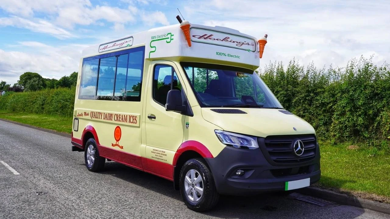 Whitby Morrison'dan sertifikalı ilk elektrikli dondurma aracı