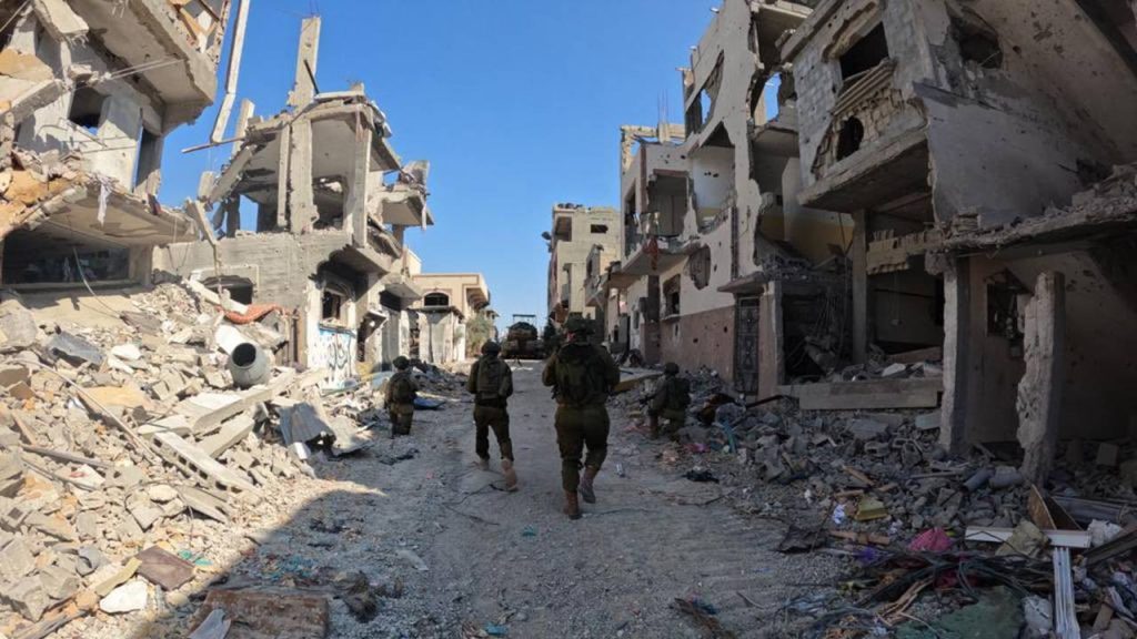 İsrail askerleri ile Hamas Gazze’de çatışıyor