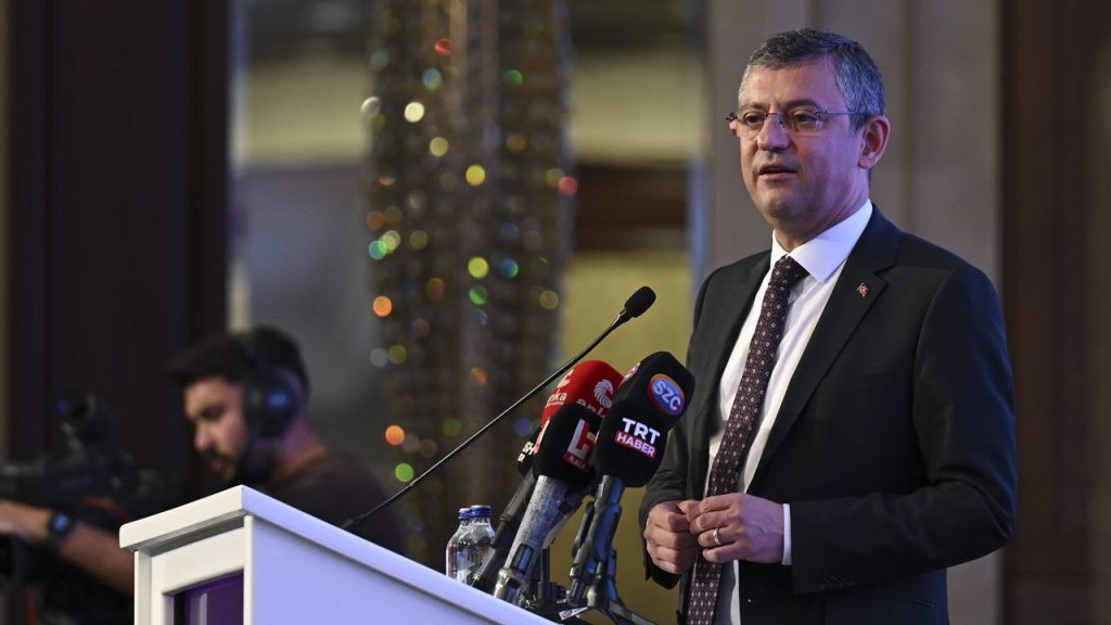 CHP lideri Özel: Kredi kartı borçları için kanun teklifi vereceğiz