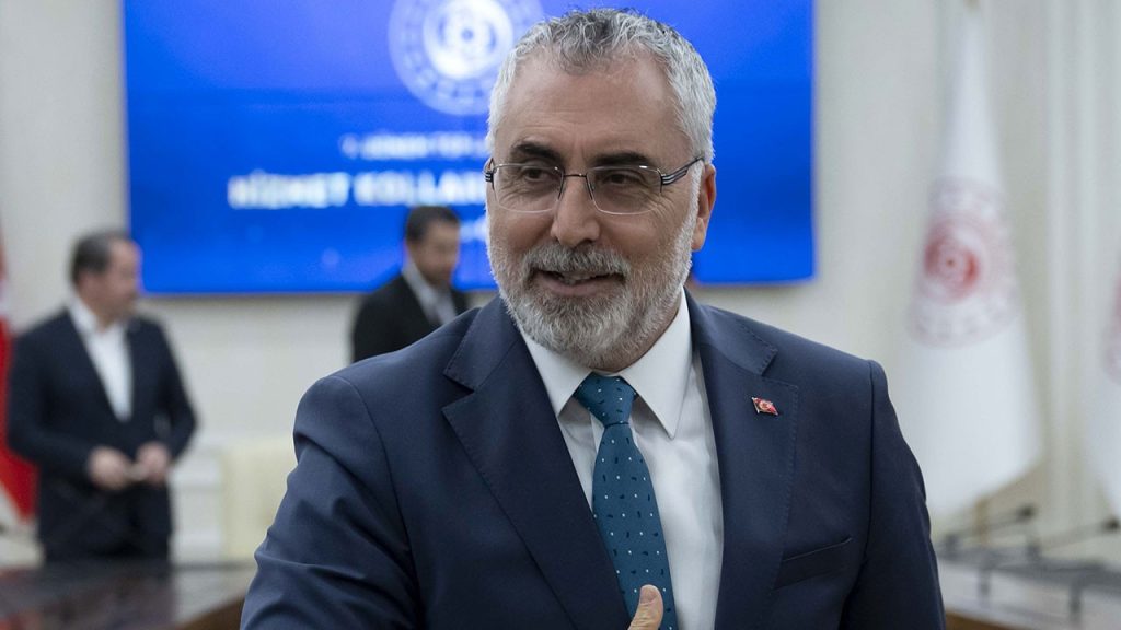 Çalışma ve Sosyal Güvenlik Bakanı Işıkhan: “Tek zam olacak, çünkü yönetmeliğimizde de öyle”