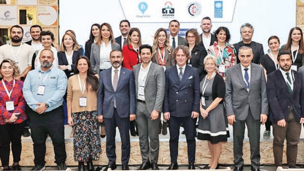 Deprem bölgesinde, ‘daha iyi bir gelecek için’ çalışacaklar