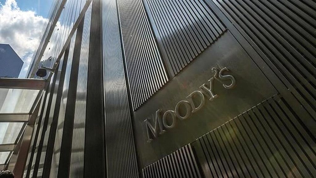 Moody’s’ten küresel bankalara uyarı! Emlak stresi ve negatif görünüm riski var