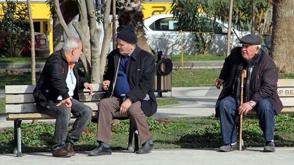 Emekli maaşı asgari ücrete mi eşitlenecek?