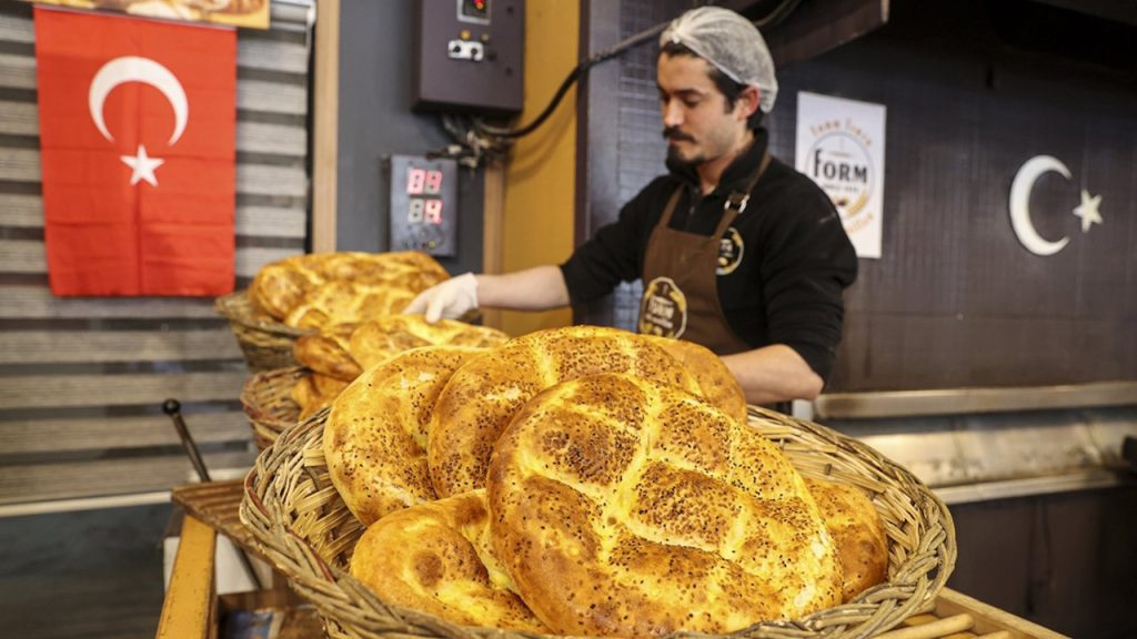 Ramazan pidesi bu yıl 15 liraya satılacak