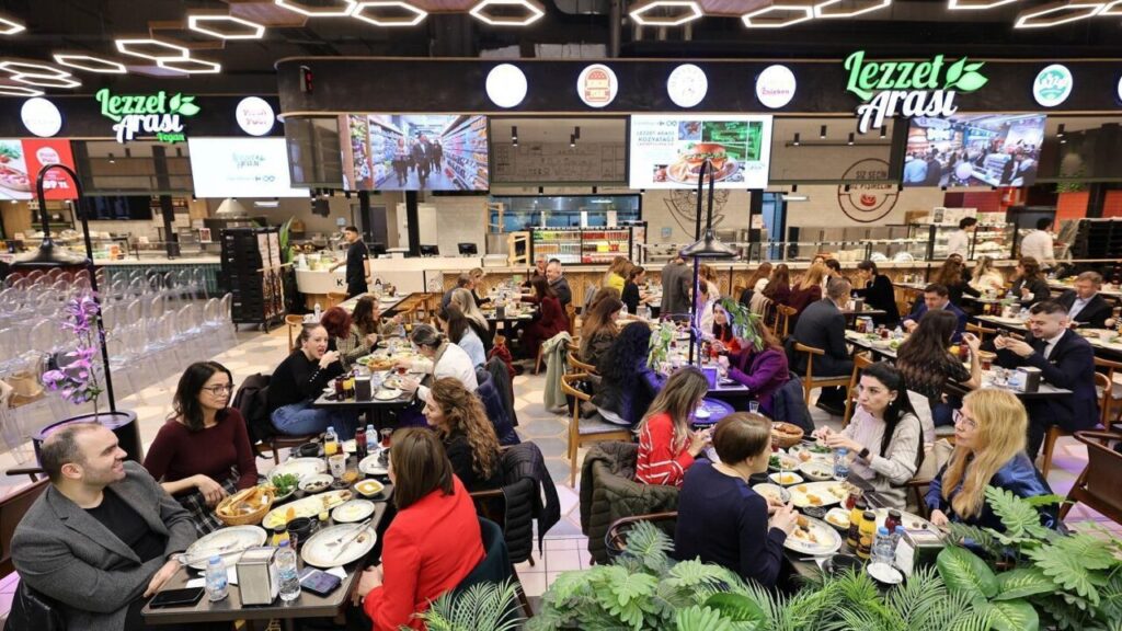 CarrefourSA, LEAD Network Türkiye ile kadın istihdamını masaya yatırdı CarrefourSA ve LEAD Network Türkiye kahvaltı buluşmasında konuşmacılar ve katılımcılar