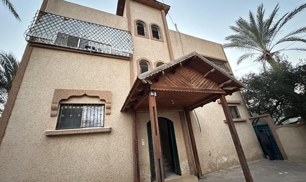 Gazze’de kız çocukları için inşa edilen yetimhane binası ve oyun alanı