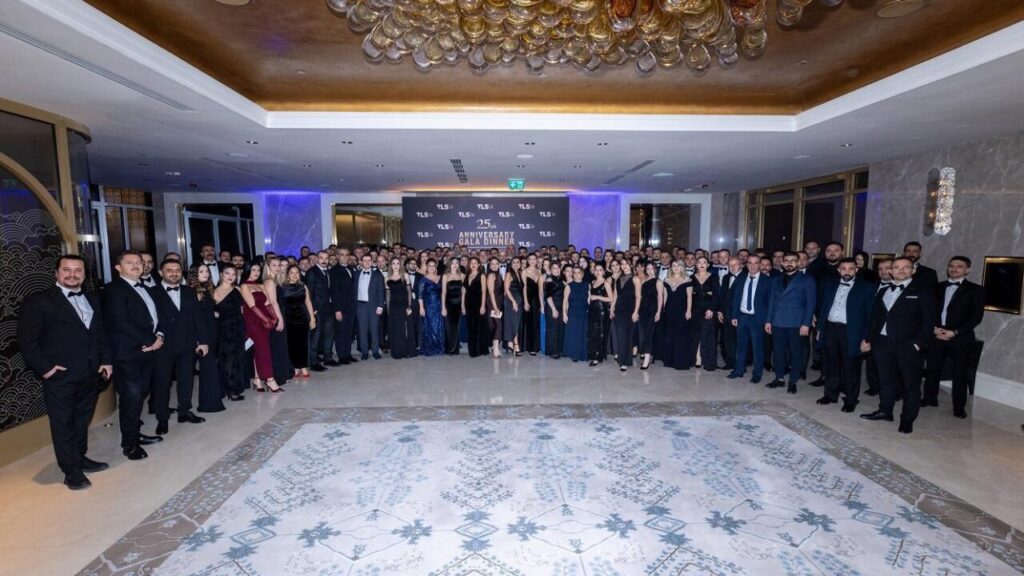 TLS Lojistik’in 25. yılını kutladığı gala gecesinden sahne ve davetliler