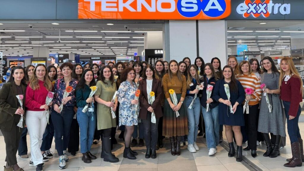 Teknosa 8 Mart Dünya Kadınlar Günü kadın çalışanlarla kutlama etkinliği