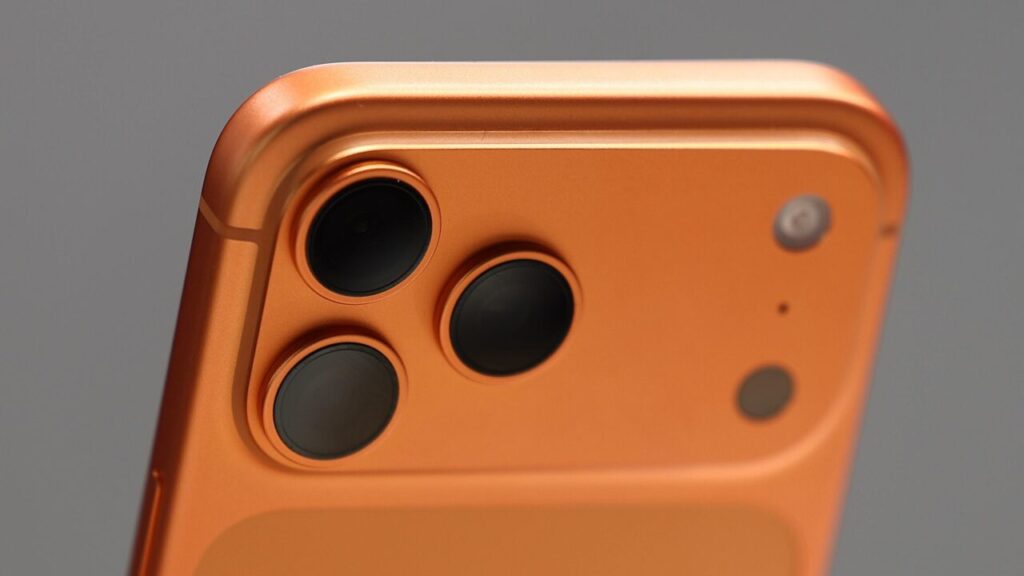 iPhone 18 akıllı telefon görseli