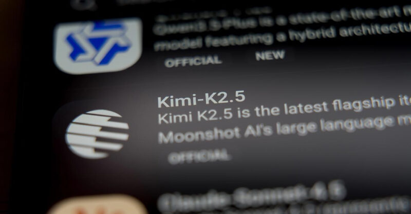 Moonshot AI, 30 Milyar Dolar Değerleme ile Yatırım Arıyor Moonshot AI yapay zeka teknolojisi ve küresel yatırım simgesi