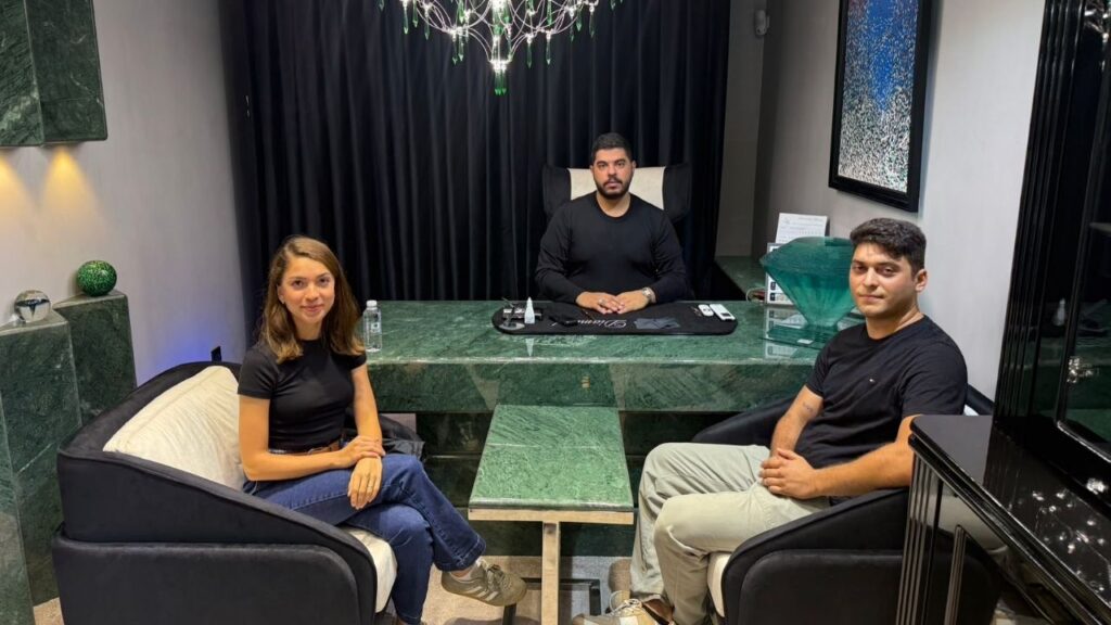 Layria Studio’dan İş İnsanı Salih Sincar’a Özel Cam Sanatı Hediyesi